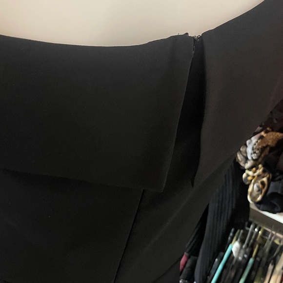 Elegant Black Off-Shoulder Dress - Picture 9 of 9